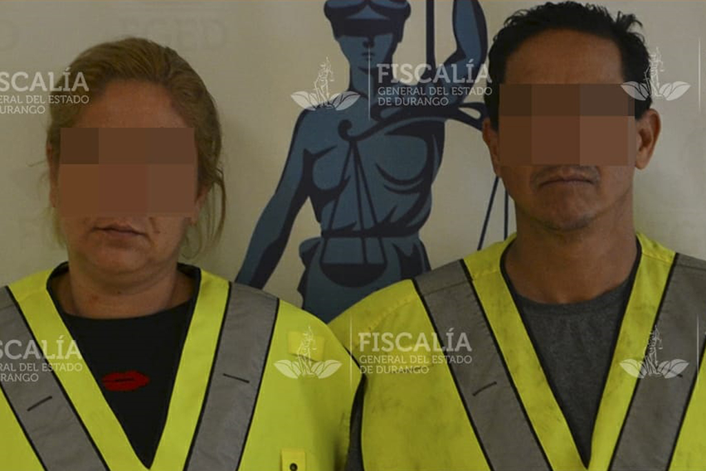 La pareja fue sorprendida por agentes de la Policía Investigadora en posesión de 50 dosis de marihuana.