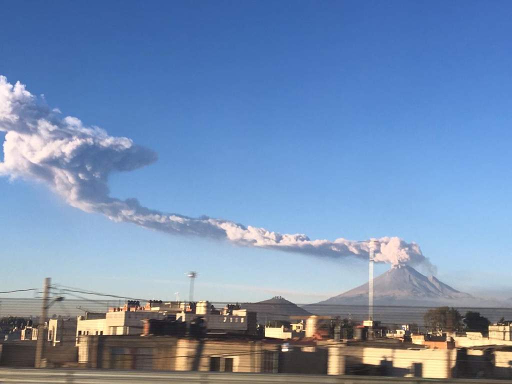 Así luce esta mañana el Popocatépetl. (TWITTER: @andreshalvarez) 