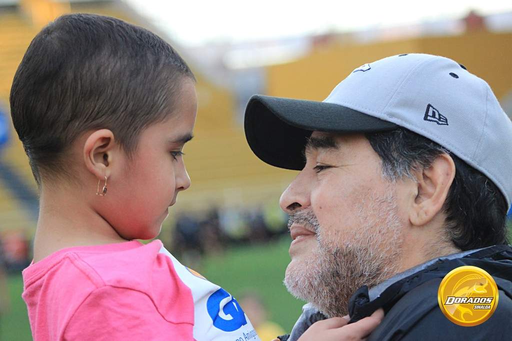 La pequeña convivió con Maradona y los elementos del primer equipo de Dorados de Sinaloa. (Especial)