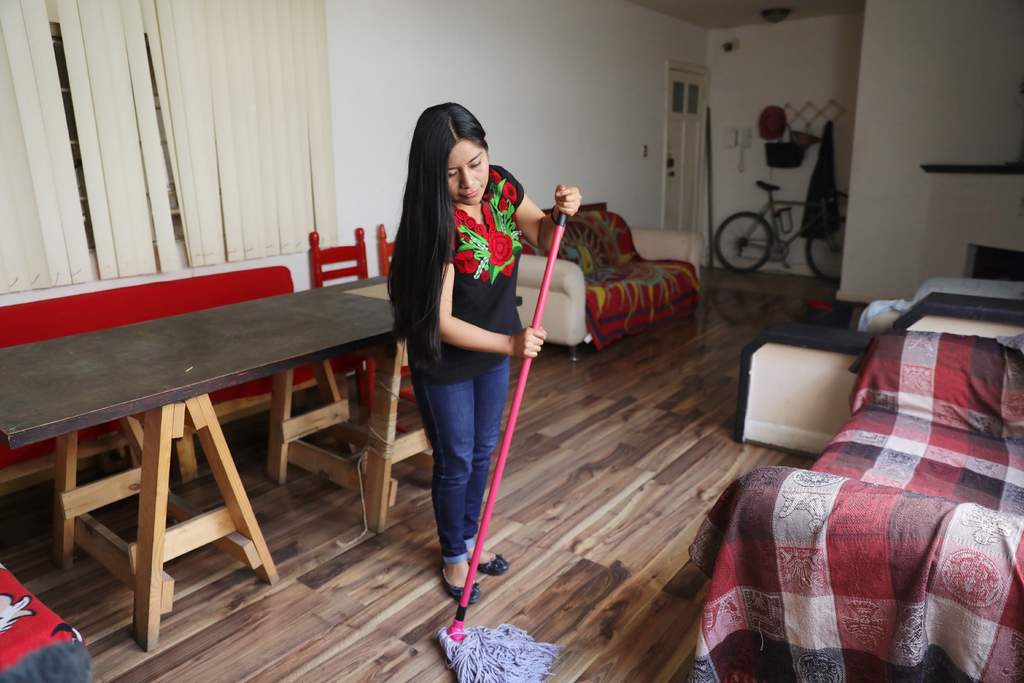 Se espera que el último día de marzo se afilie a las primeras trabajadoras del hogar en esta prueba. (ARCHIVO) 