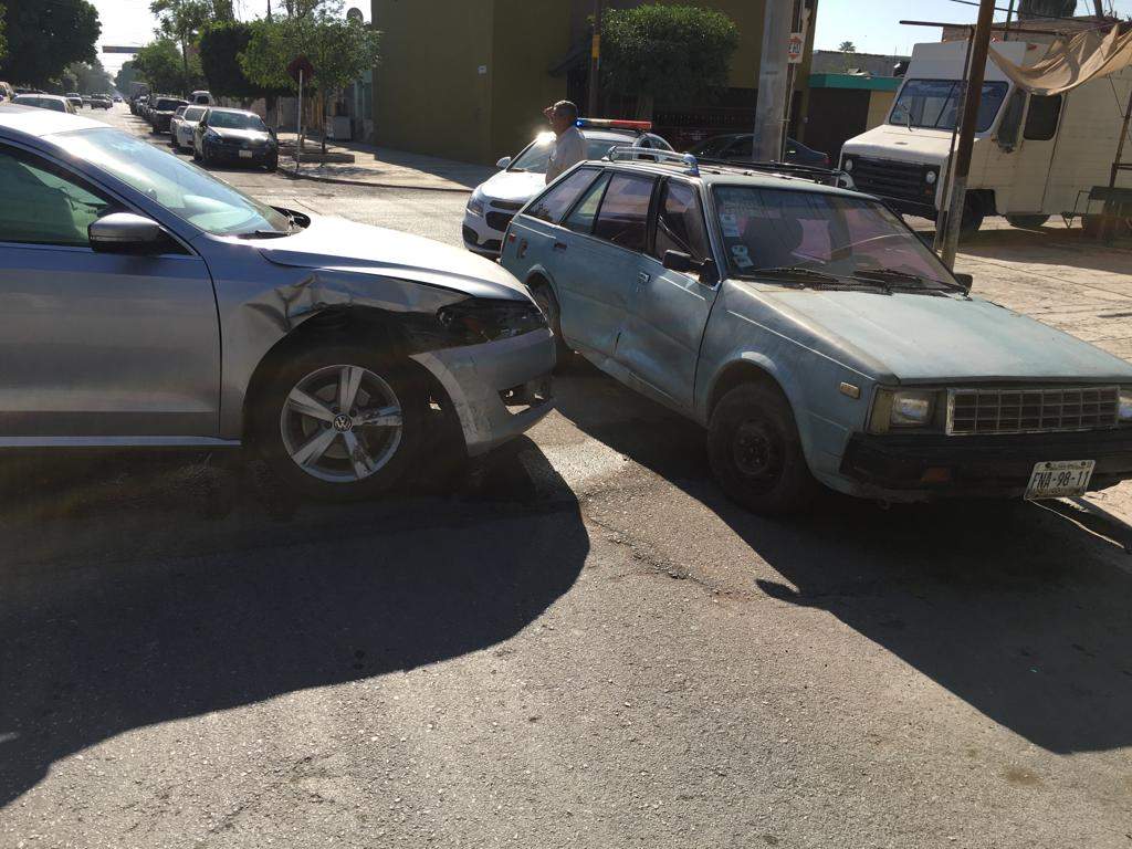 Según los primeros peritajes, un vehículo Volkswagen Passat de color gris plata, circulaba de sur a norte por la calle García Carrillo.

(EL SIGLO DE TORREÓN)