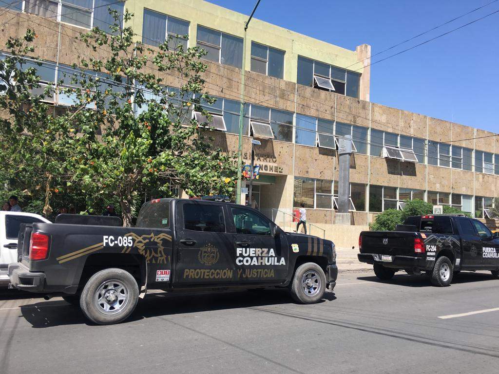 Al lugar acudieron elementos de la Dirección de Seguridad Pública Municipal y de Fuerza Coahuila. (EL SIGLO DE TORREÓN) 
