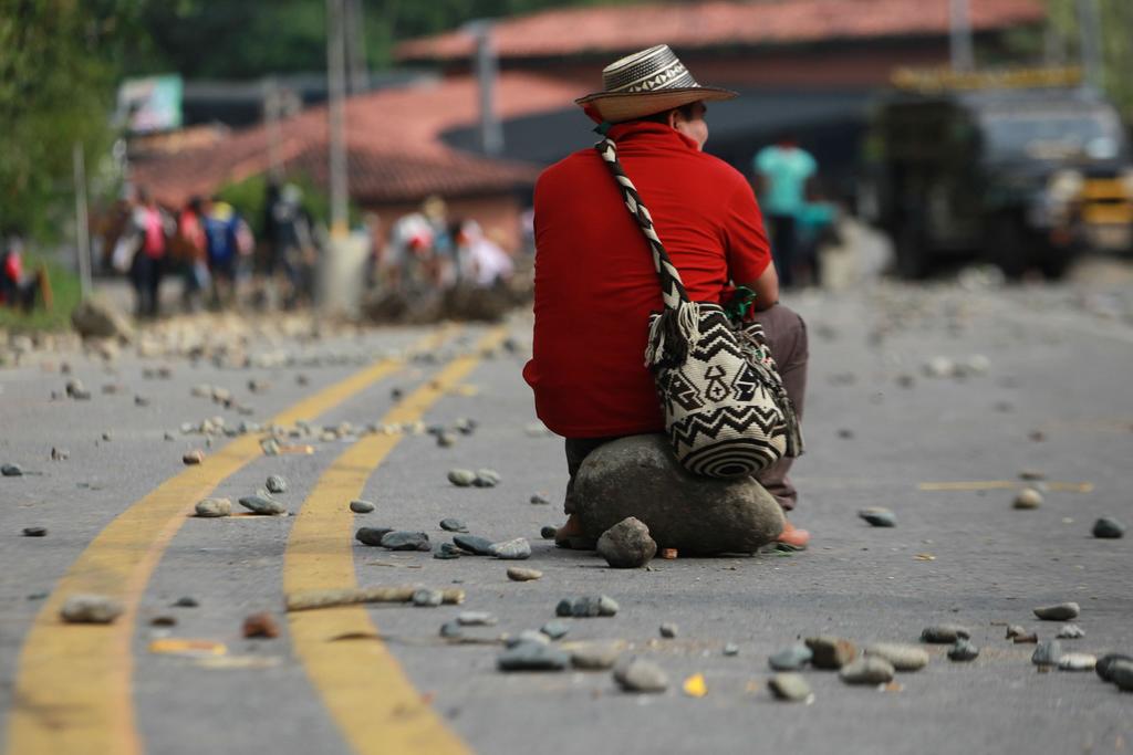 Una tensa calma se vive en el departamento del Cauca, donde indígenas bloquean desde hace 3 semanas la Vía Panamericana. (EFE)