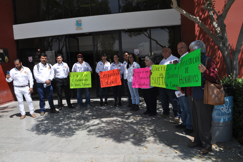 Un grupo de trabajadores del Tecnológico de Lerdo se manifestaron, denuncian represión y hostigamiento administrativo. (EL SIGLO DE TORREÓN)