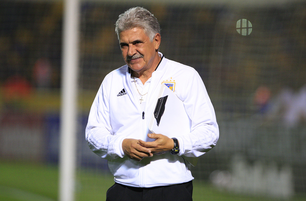 El director técnico de los Tigres, Ricardo 'Tuca' Ferretti, aseguró que su equipo piensa ganar los dos torneos en los que compite.