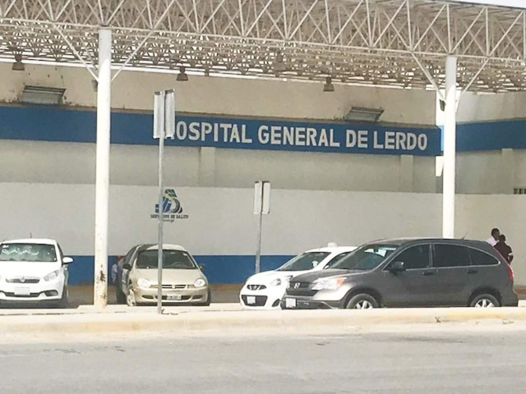 Ingresan a Hospital General de Lerdo y asesinan a hombre