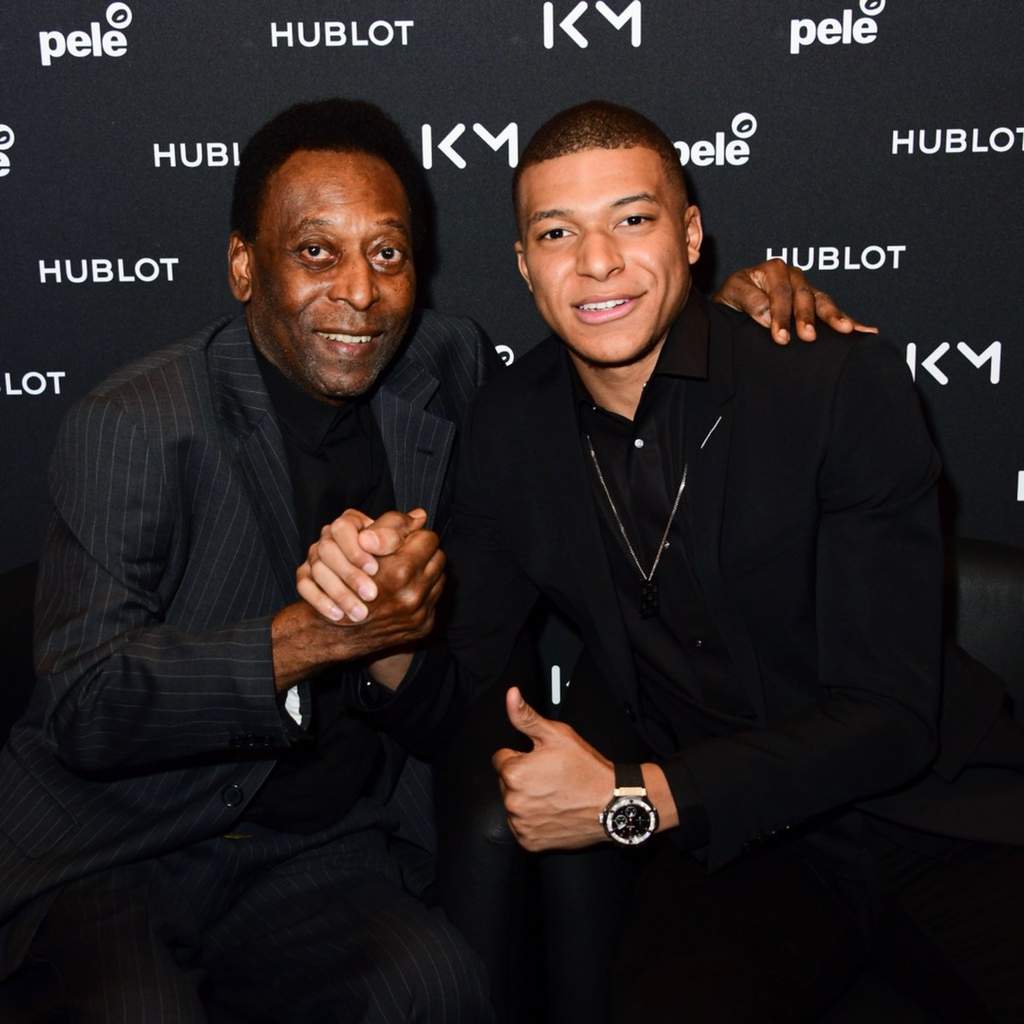 Pelé tuvo que ser hospitalizado poco después de haber mantenido un encuentro con el futbolista Kylian Mbappé. (Especial)