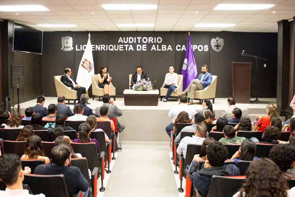 A la presentación asistió el consejero presidente del Instituto Nacional de Acceso a la Información, Francisco Javier Acuña Llamas, quien indico que se ha logrado prevalecer el derecho a la información en casos de interés público como Ayotzinapa. (ARCHIVO)