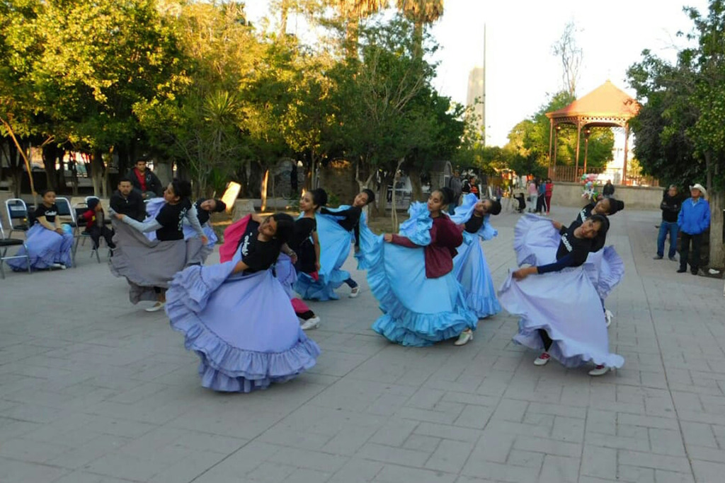 El tradicional grupo de danza folclórica Nanchititla, originario del municipio de San Pedro, celebra 35 años de fundación. (CLAUDIA LANDEROS)