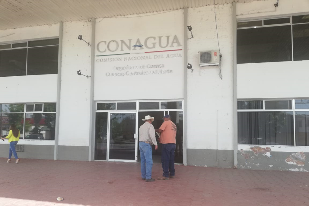 El director de la Conagua dijo que se busca llegar a acuerdos con los municipios para que liquiden sus adeudos. (EL SIGLO DE TORREÓN)