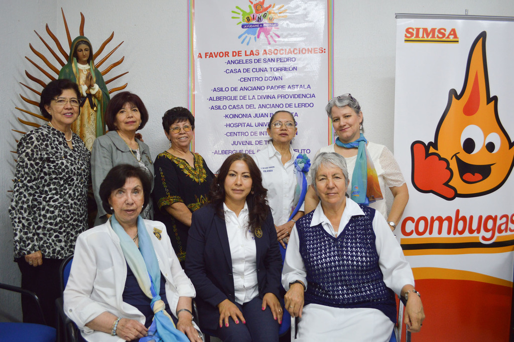 La partida de bingo ya es tradicional entre el Comité de Damas en el Rotario de Torreón. (CORTESÍA)