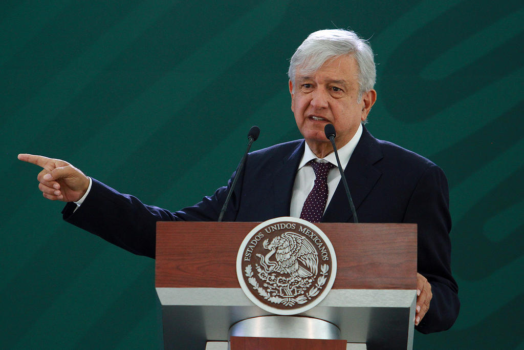 De acuerdo con presidente López Obrador, la orden se giró hacia el secretario de la Defensa, Luis Cresencio Sandoval González, para crear el cuerpo de seguridad que proteja al expresidente Fox y su familia. (ARCHIVO)