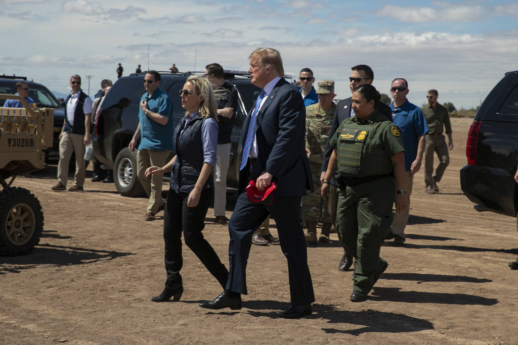 Nielsen se había convertido en el brazo a ejecutar las políticas migratorias de Trump, las cuales habían recibido críticas por parte de la oposición y de numerosos grupos sociales. (AP)