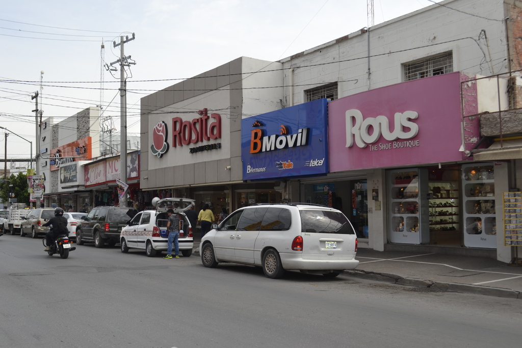 Reconoce comercio organizado de Torreón que ya se siente una baja en el dinamismo económico y se refleja en las ventas, por lo que ya diseñan estrategias para enfrentarlo. (ARCHIVO)
