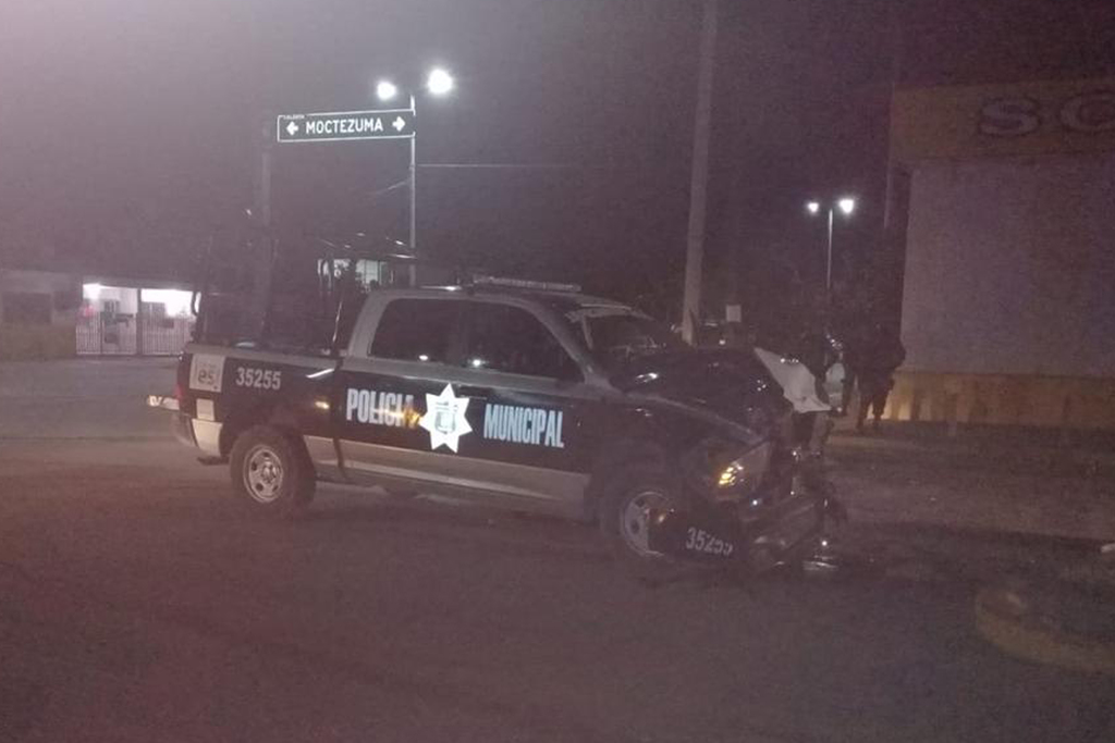 El accidente donde participaron dos patrullas de la Dirección de Seguridad Pública Municipal ocurrió en la colonia Francisco Villa de la ciudad de Torreón.