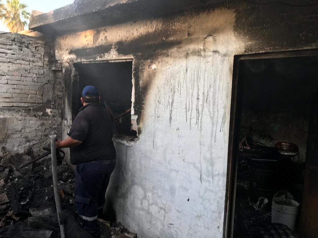 Cortocircuito provoca incendio de casa de Gómez Palacio