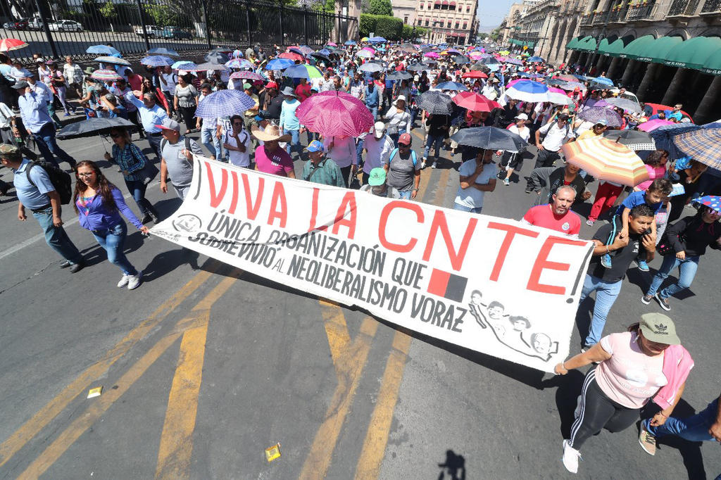 El vocero de la CNTE, Wilbert González, señaló que “los maestros ya evitamos el albazo legislativo ante la prisa que tenían los diputados y a la fecha hemos mandado a la congeladora el proyecto de decreto”. (ARCHIVO)