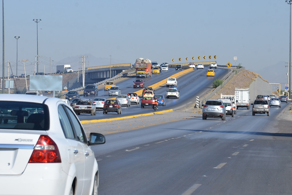La Dirección de Tránsito y Vialidad llama a la sociedad a respetar el Reglamento de Movilidad Urbana de Torreón, sobre todo en lo referente a los límites de velocidad. (EL SIGLO DE TORREÓN)