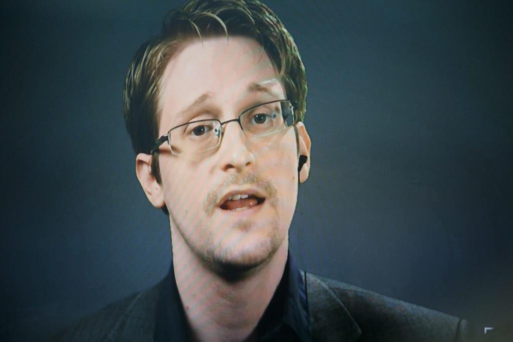 Detención de Assange, 'momento negro' para la libertad de prensa: Snowden