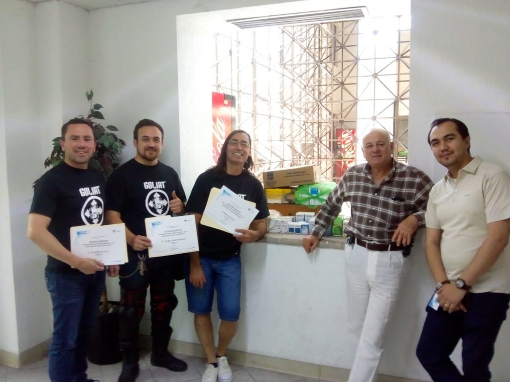 Los motociclistas de 'Goliat' fueron recibidos por Manuel Acuña, director del Hospital Municipal, quien agradeció la donación.