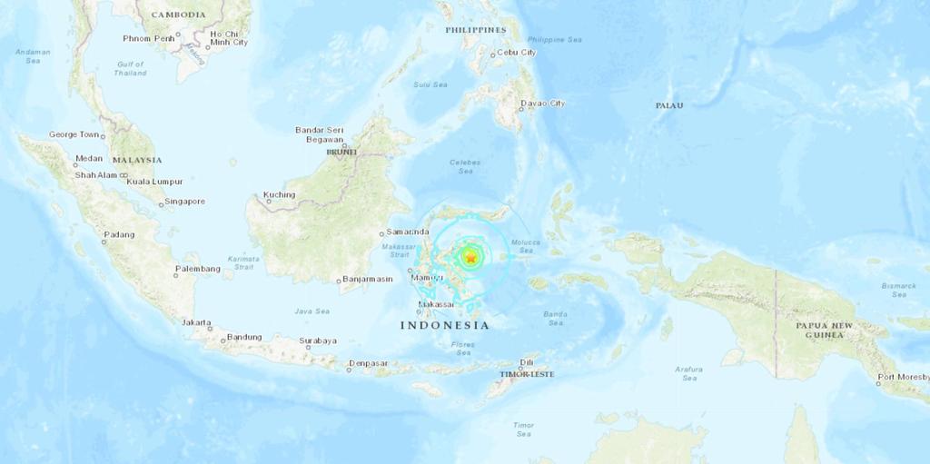 Un terremoto de magnitud 6.8 y 17.5 kilómetros de profundidad golpeó el Golfo de Tolo, frente a la costa central de la Isla de Sulawesi. (ESPECIAL)
