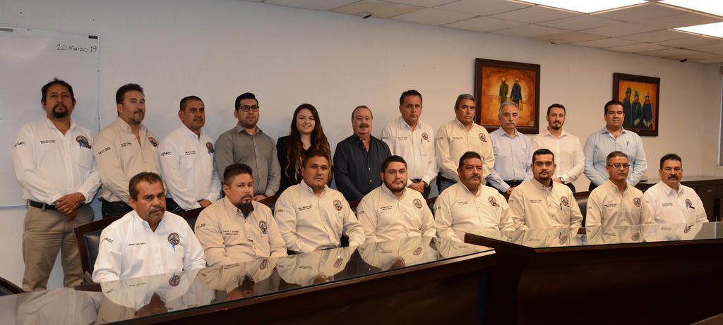 La reunión fue encabezada por el licenciado Enrique Rivera Gómez, director corporativo de Relaciones Industriales de AHMSA.