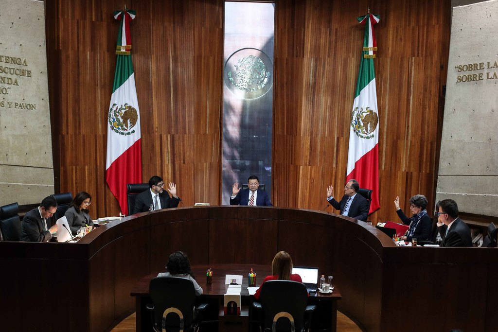 El Tribunal Electoral del Poder Judicial de la Federación (TEPJF) pide aclarar la selección de Miguel Barbosa como candidato a la gubernatura de Puebla.