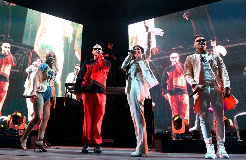 El reguetonero Ozuna, la rapera Cardi B y la cantante y actriz Selena Gómez aparecieron este viernes por sorpresa en el festival Coachella. (ESPECIAL)
