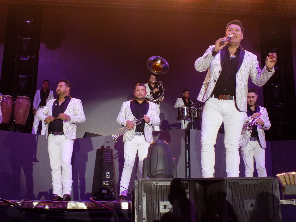 Entregados. La Banda MS se anotó un éxito más al reunir a miles en la Feria de Torreón.