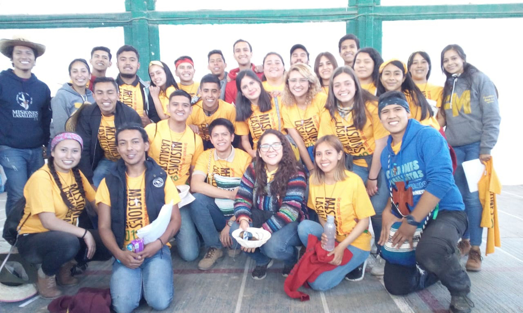 Cientos de jóvenes participan en trabajos de evangelización en diferentes comunidades de Pueblo Nuevo. (EL SIGLO DE TORREÓN)