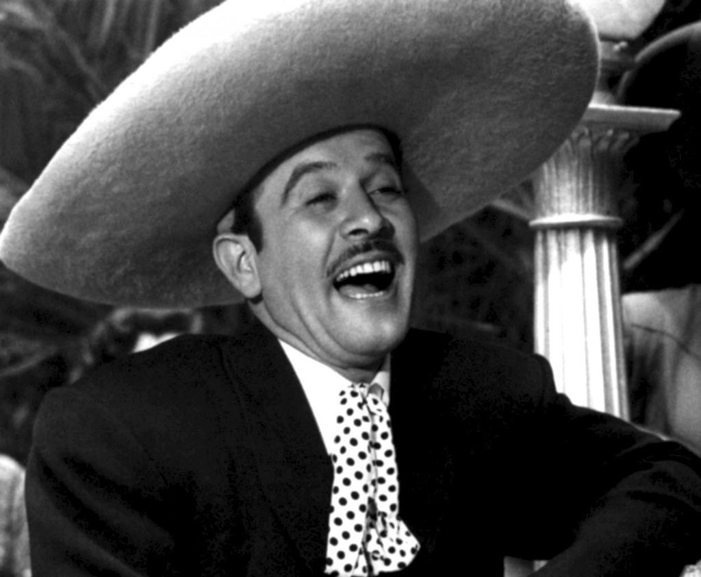 Estrella. Pedro Infante tiene un récord de haber filmado seis cintas en un solo año, 1952. Ganó un Oso de Plata post mortem por su actuación como 'Tizoc' (1956) al lado de María Félix. (ESPECIAL)
