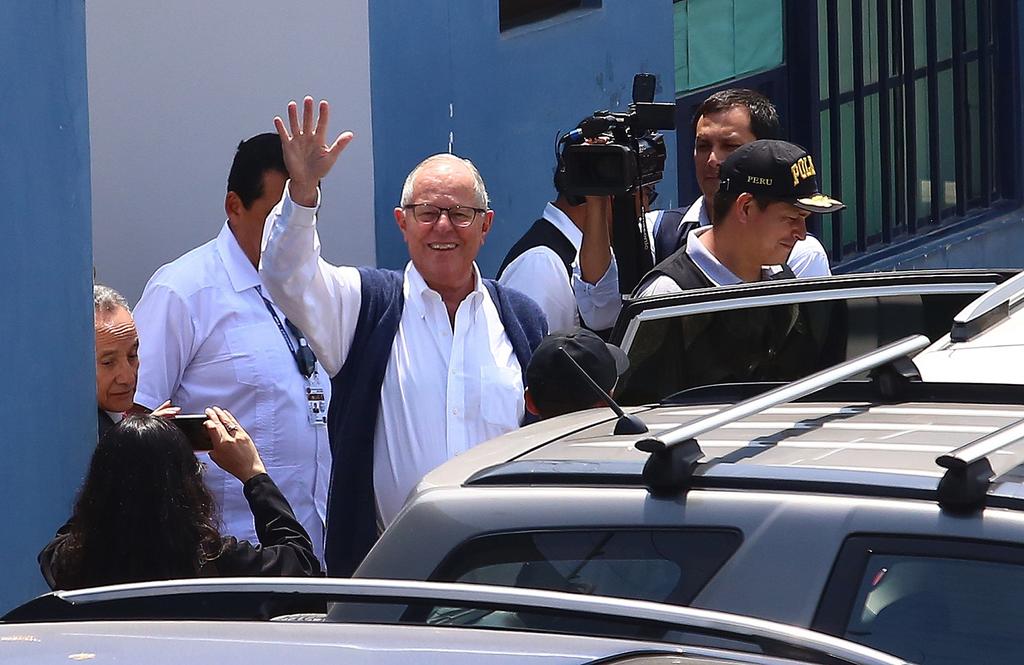 Kuczynski, un exbanquero de Wall Street, fue presidente de Perú entre 2016 y 2018, cuando renunció por un escándalo ligado a la presunta compra de votos de legisladores de la oposición a cambio de favores políticos. (ARCHIVO)