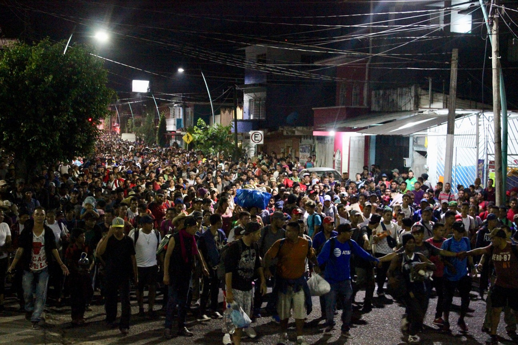 Los más de dos mil migrantes que se encontraban en el Parque Central de Tapachula partieron. (EL UNIVERSAL)