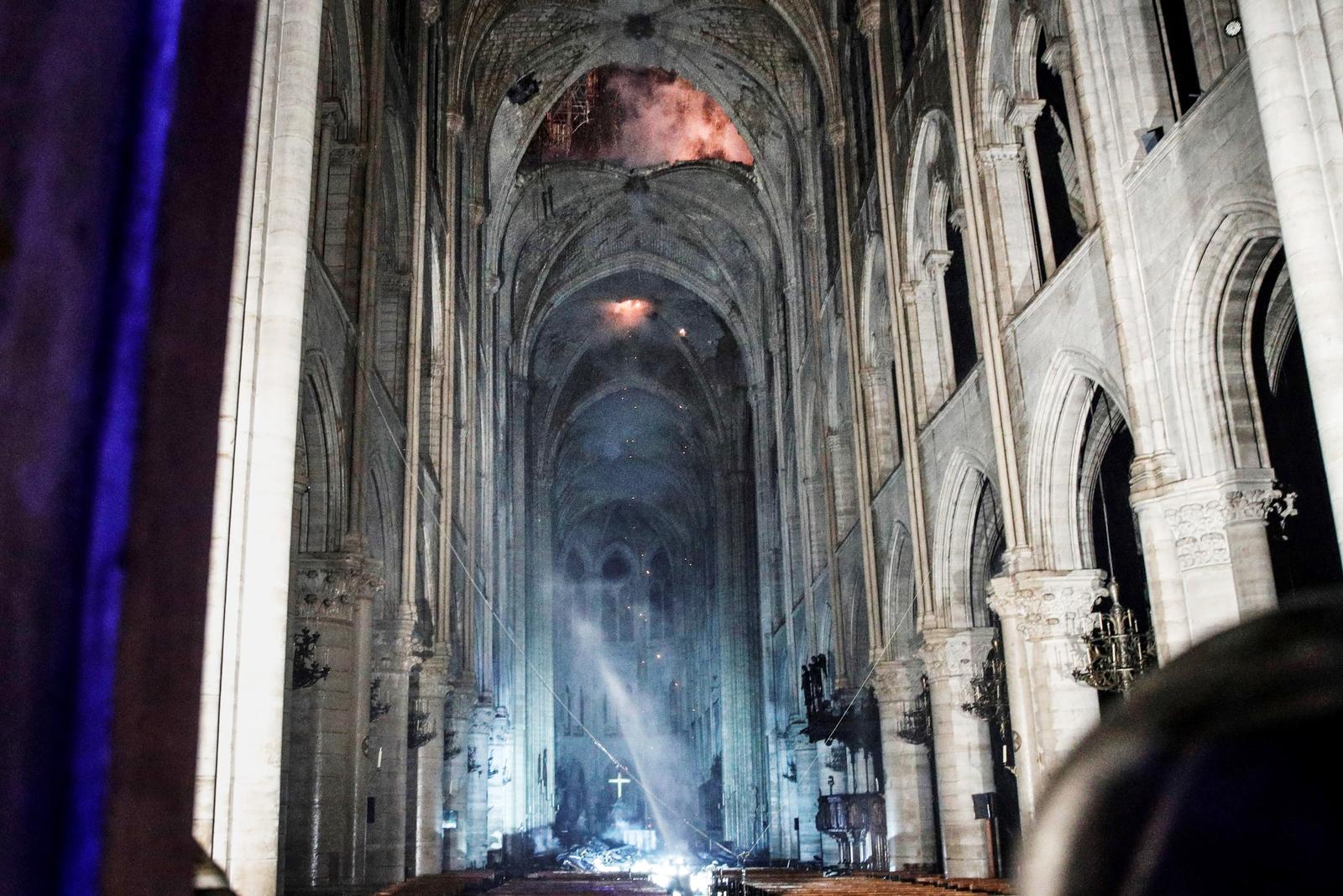 Así quedó el interior de la catedral de Notre Dame. (EFE) 