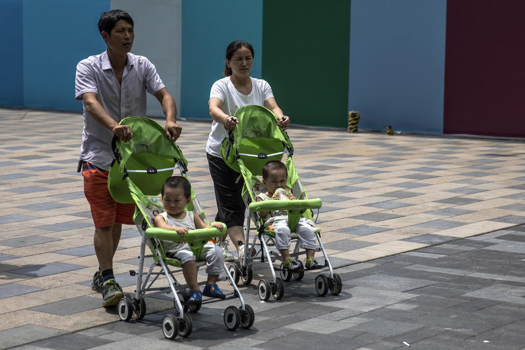 Pugna China por la natalidad como cuestión de Estado