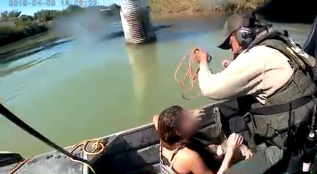 Rescata Patrulla Fronteriza a una joven migrante de morir ahogada en el río Bravo