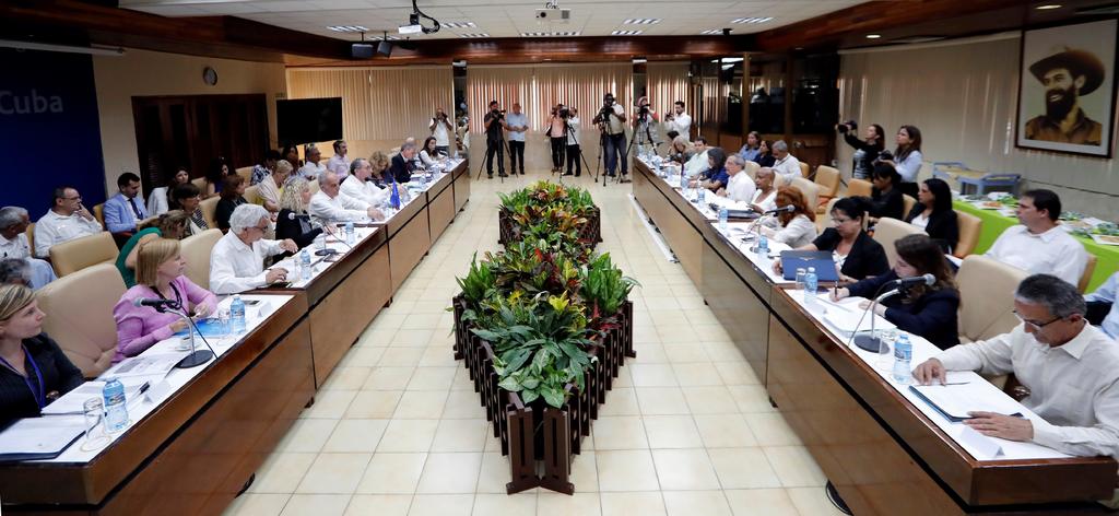 Integrantes de las delegaciones de Cuba y la Unión Europea participaron en el primer diálogo sobre desarrollo sostenible. (EFE)