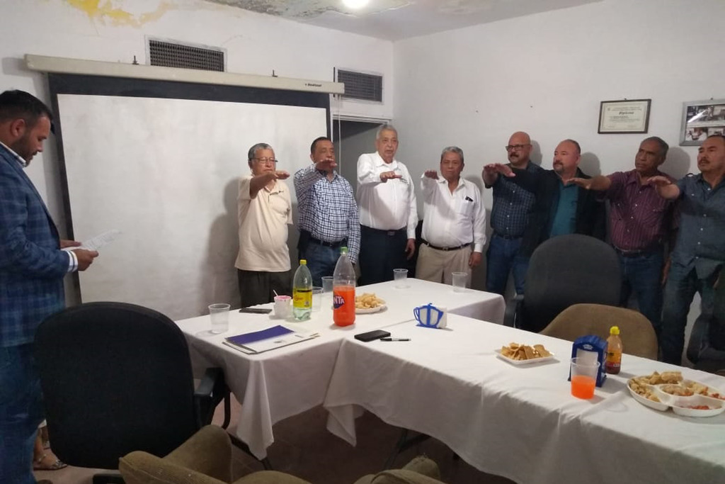 Realizan la renovación y toma de protesta del nuevo Comité Directivo del Patronato del Cuerpo de Bomberos en Madero.