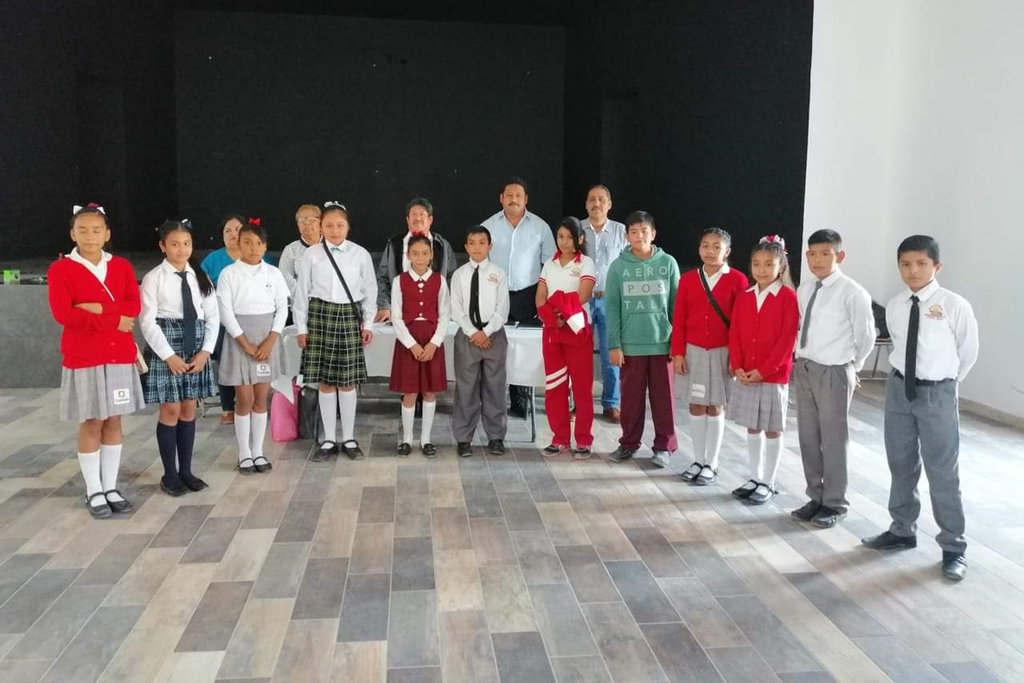 Niños y niñas que conformarán el Cabildo Infantil del Municipio de Viesca el próximo 29 de abril.