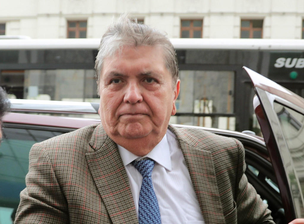 Se dispara expresidente peruano Alan García al ser detenido