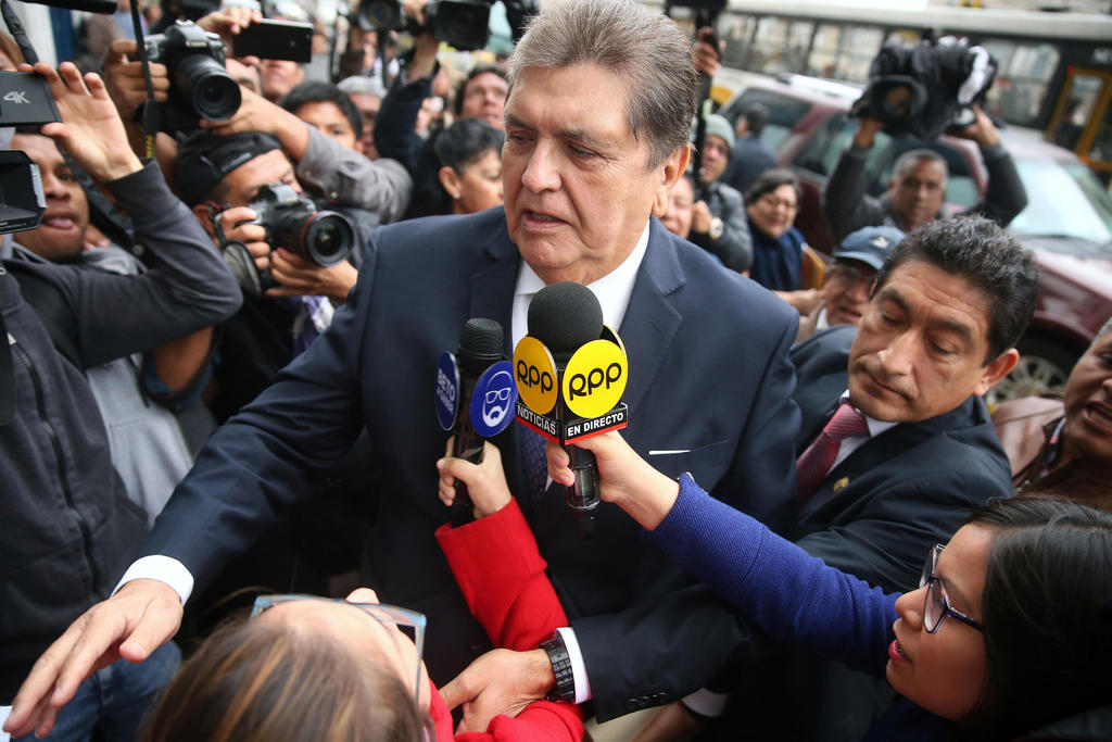 El expresidente de Perú, Alan García, se disparó hoy al momento de ser detenido en su domicilio. (ARCHIVO) 