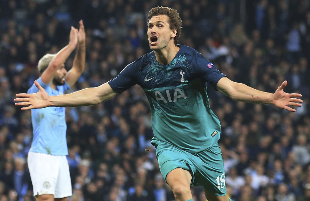 El español Fernando Llorente celebra luego de marcar el tercer gol del Tottenham ante Manchester City. (AP) 