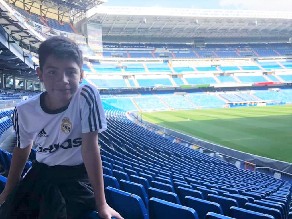 El lagunero ya conoció el estadio Santiago Bernabéu. (CORTESÍA) 