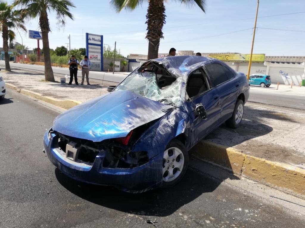 Volcadura en Torreón deja una persona lesionada