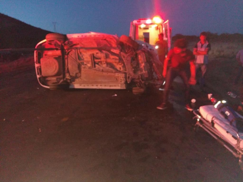 En el accidente se vieron involucrados dos vehículos, uno de los cuales procedía de Mazatlán rumbo a Ciudad Lerdo. (EL SIGLO DE TORREÓN)