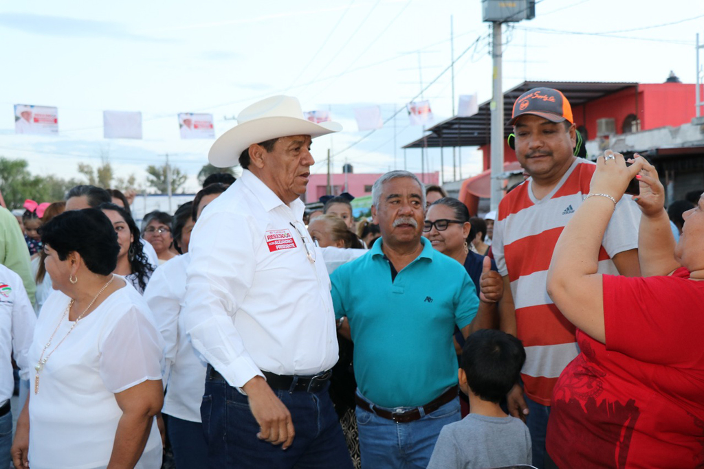 El candidato del PRI a la presidencia de Tlahualilo, Alejandro Rodríguez, inició campaña el pasado domingo.