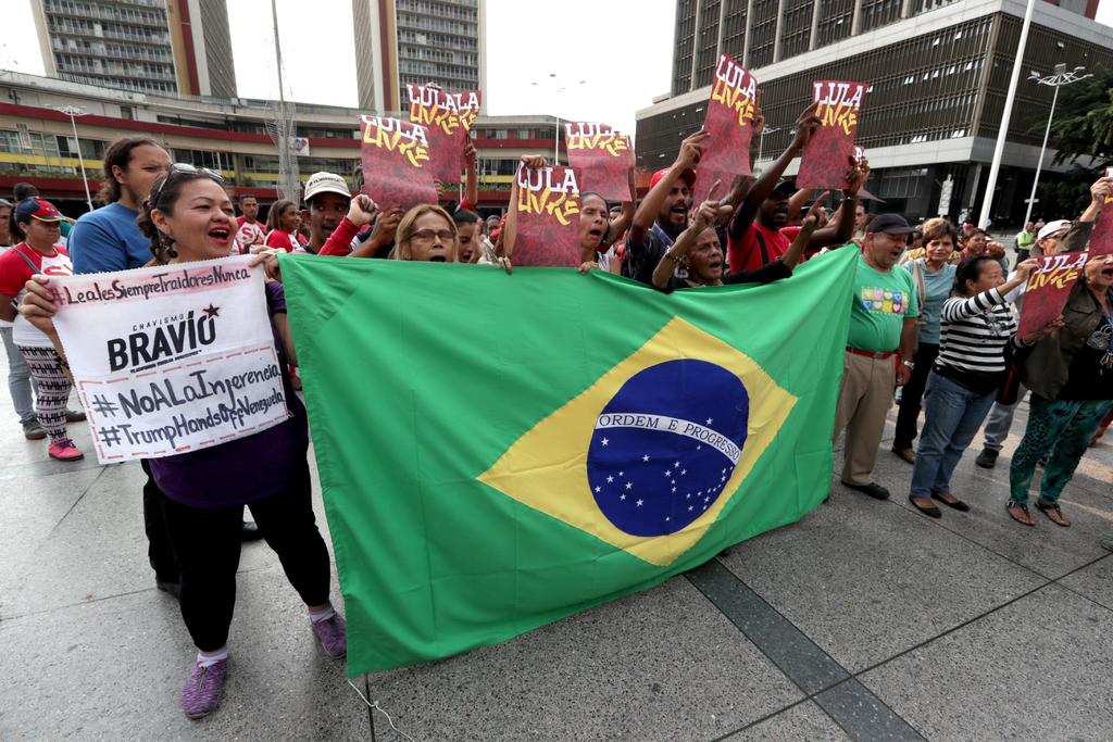 Reducen sentencia a Lula da Silva