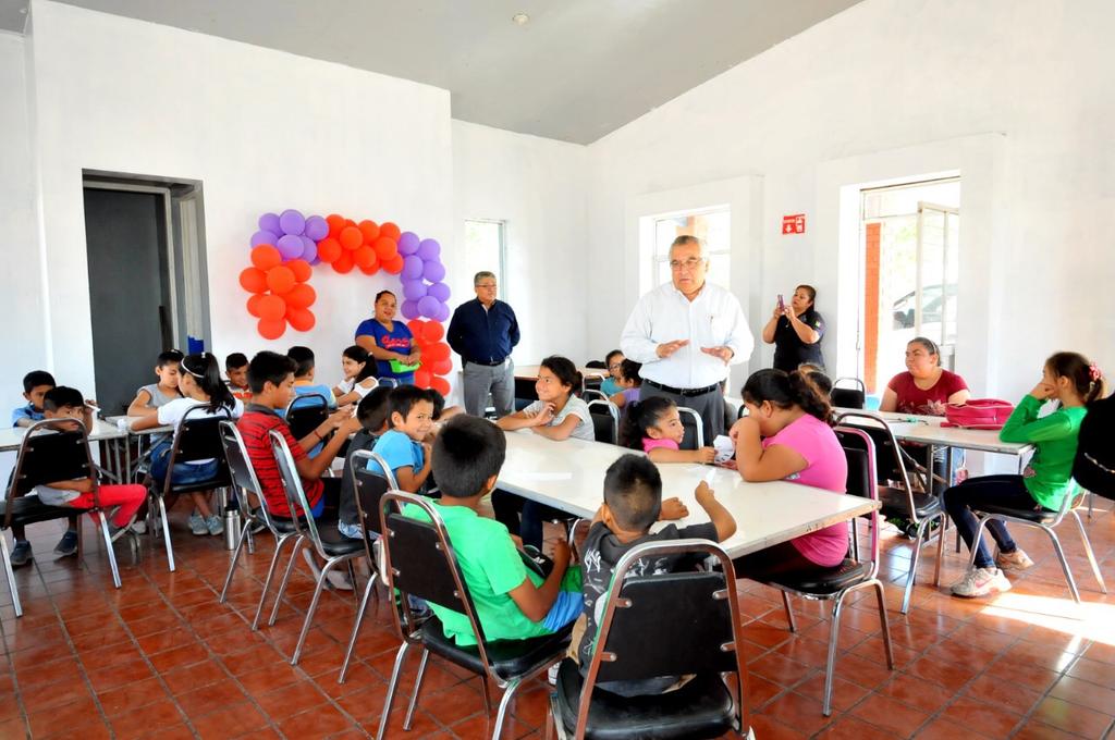 El titular de la DSPM Fernando Adrián Olivas Jurado informó que psicólogos y trabajadores sociales visitan la colonia Colinas y Santiago y otras más, para prevenir delitos a futuro. (EL SIGLO COAHUILA)