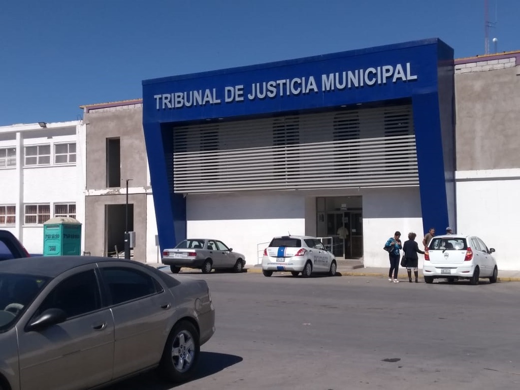 Los jóvenes detenidos fueron trasladados a las celdas del Tribunal de Justicia Municipal de la ciudad de Torreón.