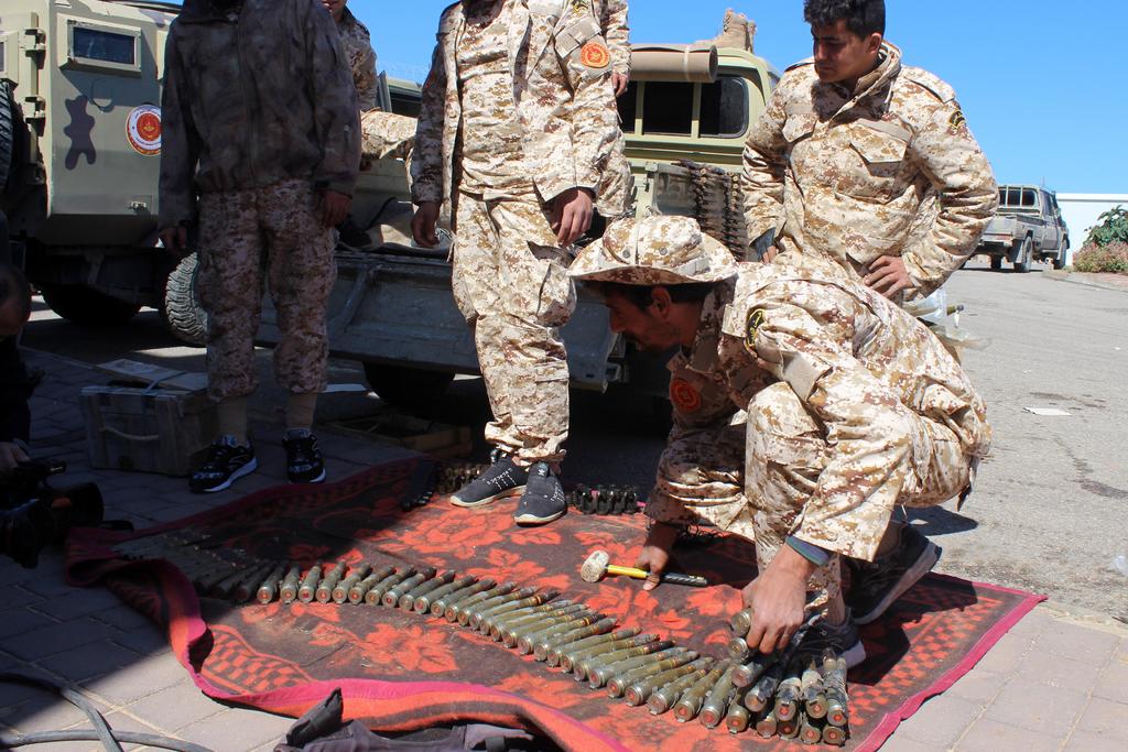 Los bombardeos de las tropas bajo el mando del mariscal Jalifa Hafter, hombre fuerte de Libia, obligaron a interrumpir el tráfico aéreo.